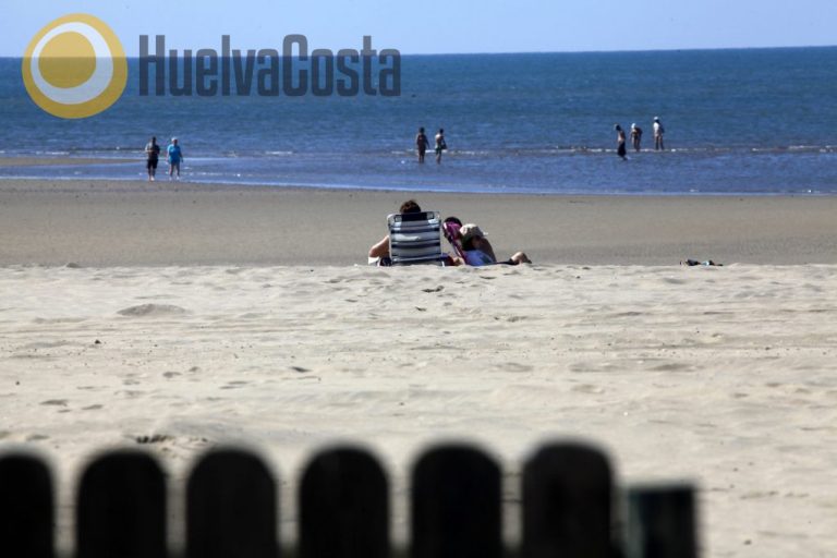 Ayamonte, récord de banderas azules en la provincia, con 5 distintivos, con la playa de los Haraganes como novedad
