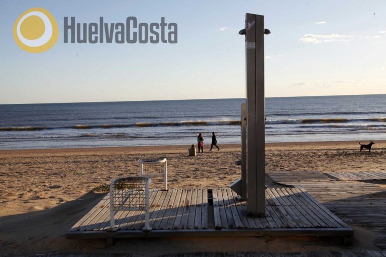 Punta Umbría anuncia restricciones en las duchas de las playas por «solidaridad» con los pueblos de la sierra