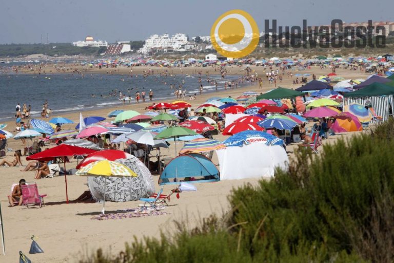 Salud recomienda evitar salir en las horas centrales del día durante las olas de calor