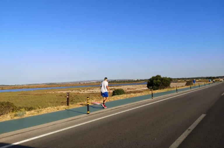 Fundación Savia propone habilitar un sendero ciclista y peatonal entre La Antilla e Isla Cristina