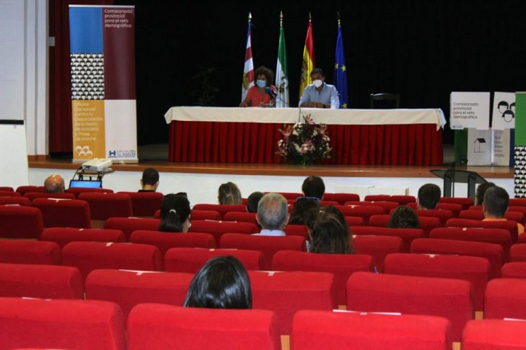 Diputación también lleva su plan contra la despoblación a la Sierra de Aracena y Picos de Aroche
