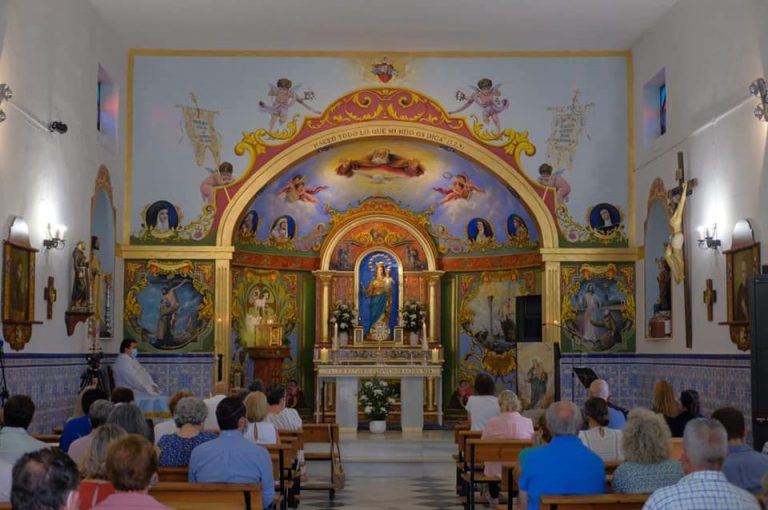 Pozo del Camino presenta y bendice el presbiterio del templo parroquial de María Auxiliadora