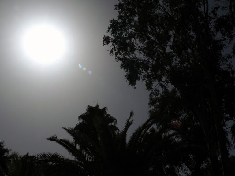 La Aemet activa el aviso naranja por calor para este lunes en Andévalo, Condado y litoral