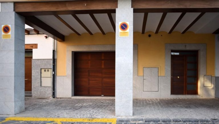 Los propietarios de garajes de Punta pueden solicitar ya estacionar delante o frente al vado