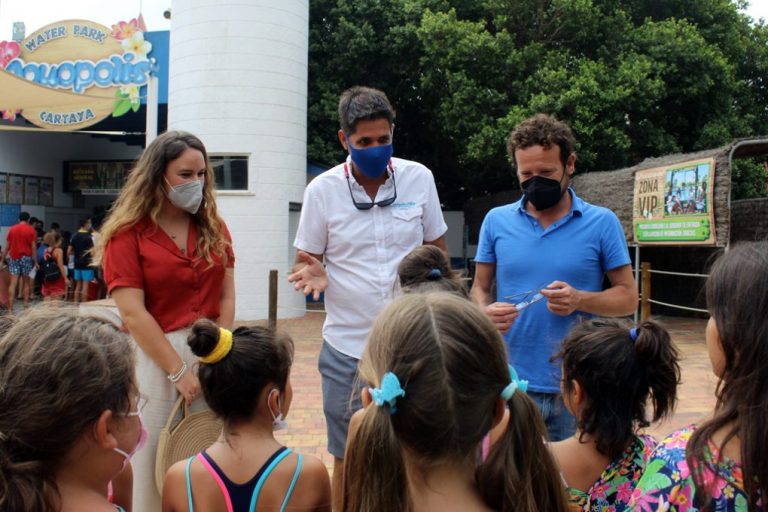 Unos 20 menores desfavorecidos disfrutan de Aquópolis Cartaya gracias al proyecto ‘Vacaciones Sociales’
