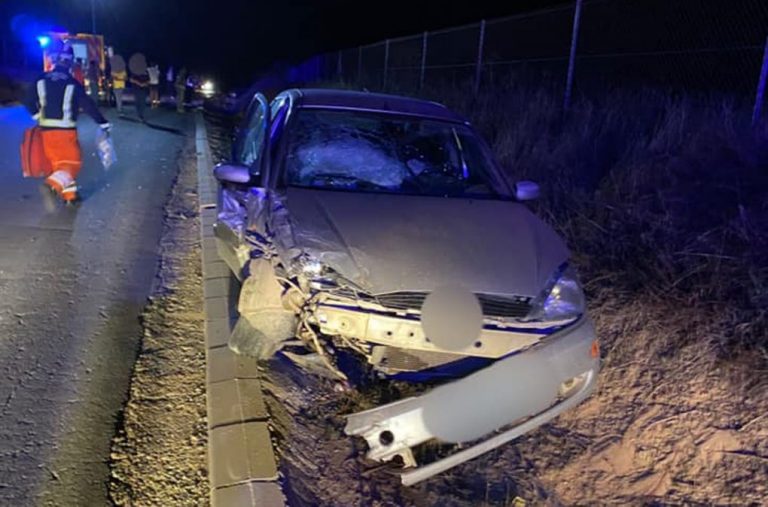 Evacuan a tres personas a distintos hospitales tras un accidente de tráfico en Bonares