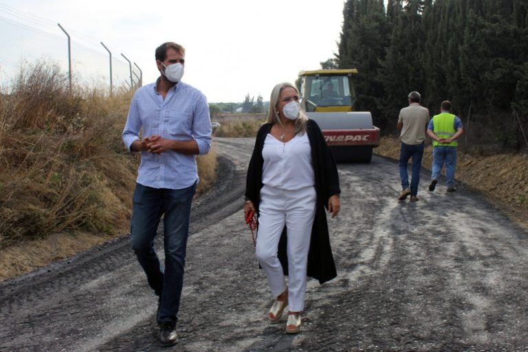 Cartaya acomete la reparación y mejora de los caminos rurales de zahorra