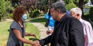 La presidenta de la Diputación se reúne con el presidente del FC Barcelona y peñistas del club