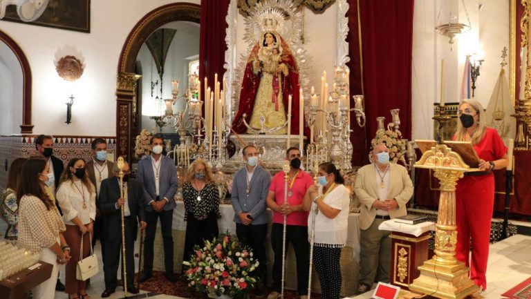 El Ayuntamiento de Cartaya realiza su tradicional ofrenda floral a la Patrona