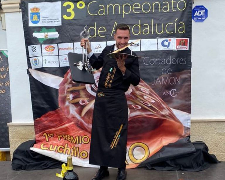 El bartolino Juan Antonio Pérez, campeón andaluz de cortadores de jamón
