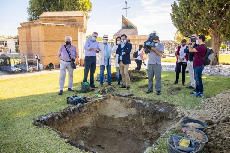 Huelva inicia un proyecto para hallar restos de más de 1.500 asesinados por el Franquismo