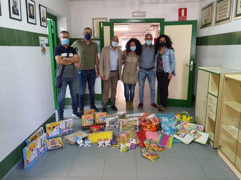 CSIF dona material escolar a colegios de Lepe y Cartaya afectados por las inundaciones