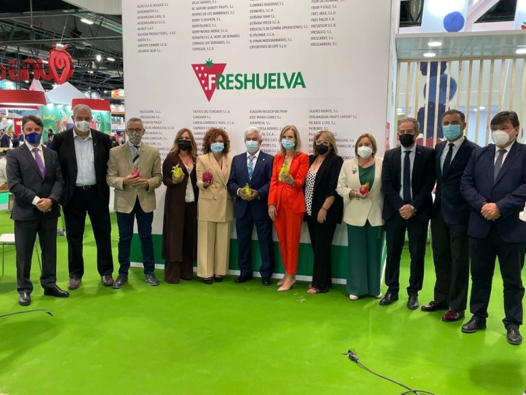 Diputación de Huelva apoya al sector de los frutos rojos en la feria internacional Fruit Attraction