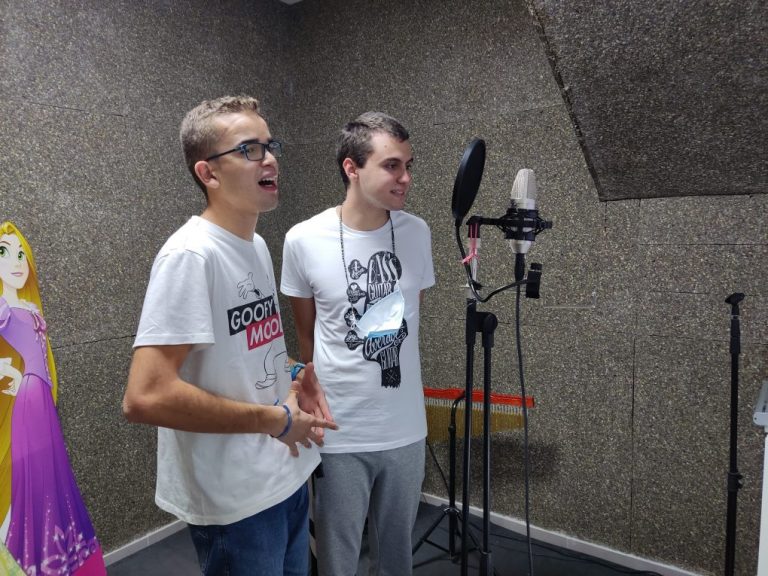 Personas con autismo de Huelva preparan un villancico por la inclusión para esta Navidad