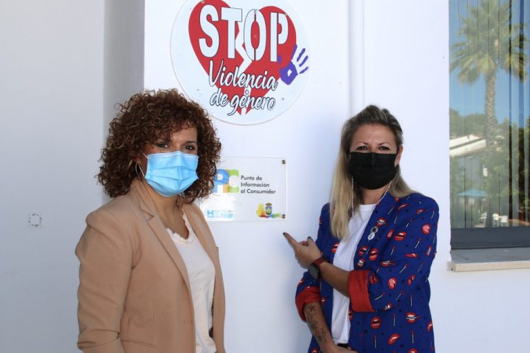 La presidenta de la Diputación de Huelva visita el PIC de Cala