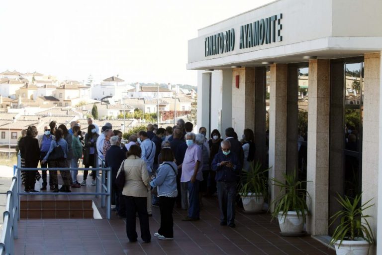 El funeral de Isaías Pérez Saldaña se celebrará este viernes en Ayamonte