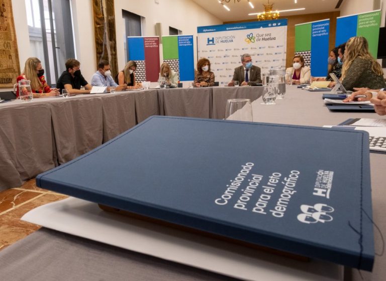Diputación de Huelva y Gobierno de España se alían contra la despoblación y el Reto Demográfico
