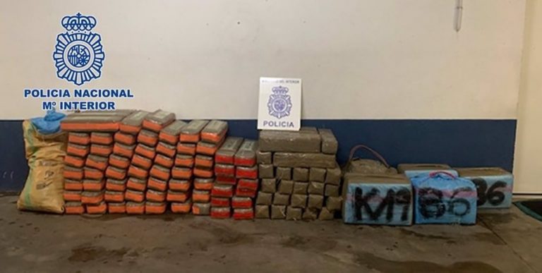 Desarticulan en Huelva una red de ‘narcotransportistas’ con 20 detenidos y 2.000 kilos de hachís incautados