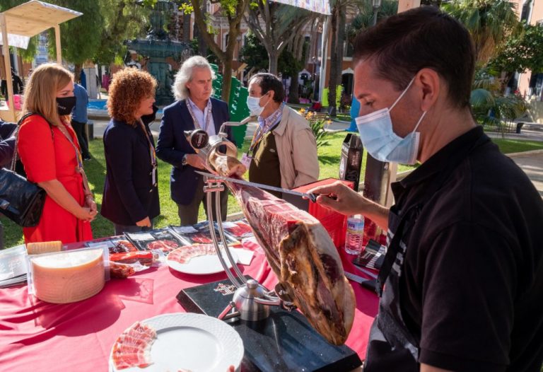 Diputación muestra al mundo la excelencia de Huelva en alianza con productores de la provincia