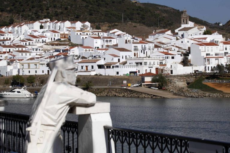 Buscan figurantes para trabajar en la serie ‘La caza’, que se rodará en Sanlúcar de Guadiana