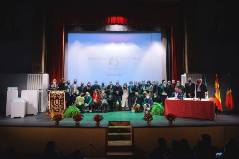 Ayamonte homenajea a los ponentes de las 25 ediciones de sus Jornadas de Historia