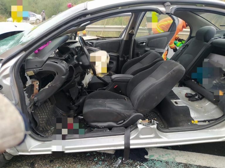 Seis heridos en Almonte en una colisión frontal entre dos turismos