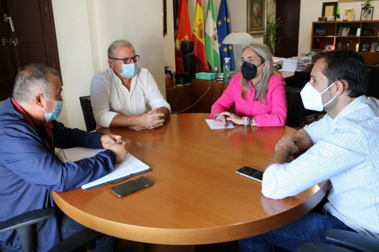 Cartaya aborda con los citricultores las necesidades del sector