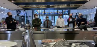 La gamba blanca de Huelva «revoluciona» Bilbao con una degustación para profesionales