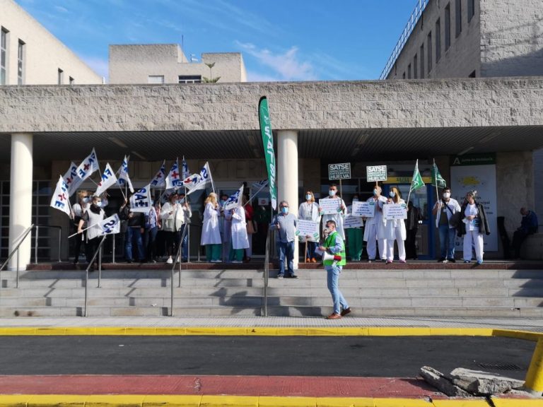 Nueva concentración de profesionales contra los recortes de la Junta en la sanidad pública
