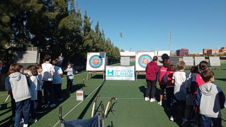 Diputación de Huelva fomenta el atletismo y el tiro con arco entre alumnos de Primaria