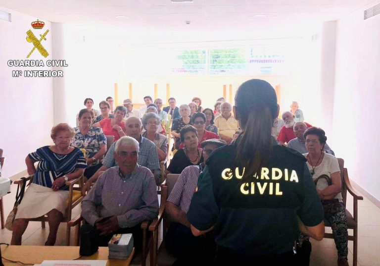 Detienen en Isla a un empleado de mantenimiento de viviendas por el robo de joyas por valor de 12.000 euros en domicilios donde trabajaba
