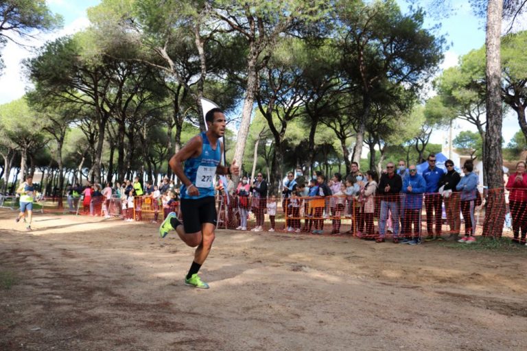 Emilio Martín y Miriam Gómez se imponen en el XXXIV Cross Pinares de Cartaya
