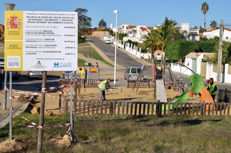 Ayamonte rehabilita los parques de Miguel Esteban en la Villa y de las Monjas en Pozo del Camino