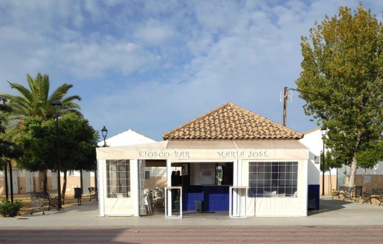 Acusan al alcalde de Aljaraque de «estrangular» la economía de los concesionarios de los quioscos