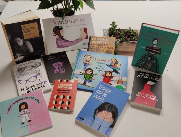 Diputación enriquece ‘Viblioletas’ con el envío de 12 nuevos títulos a espacios de lectura feminista onubenses