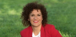 La presidenta de la Diputación felicita la Navidad deseando que «Huelva siga brillando con luz propia»