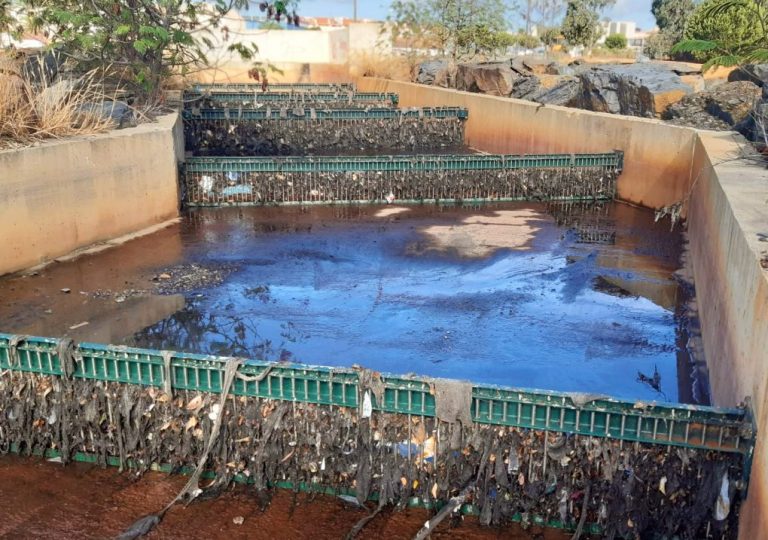El mal hábito de arrojar toallitas al WC mantiene en jaque a las empresas de agua y saneamiento