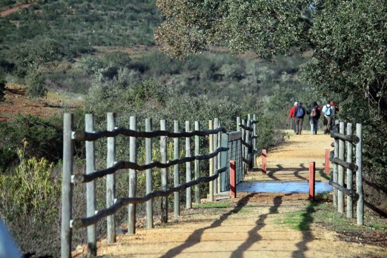 Descubre la Vía Verde del Guadiana paseando por el pasado minero más desconocido de Huelva