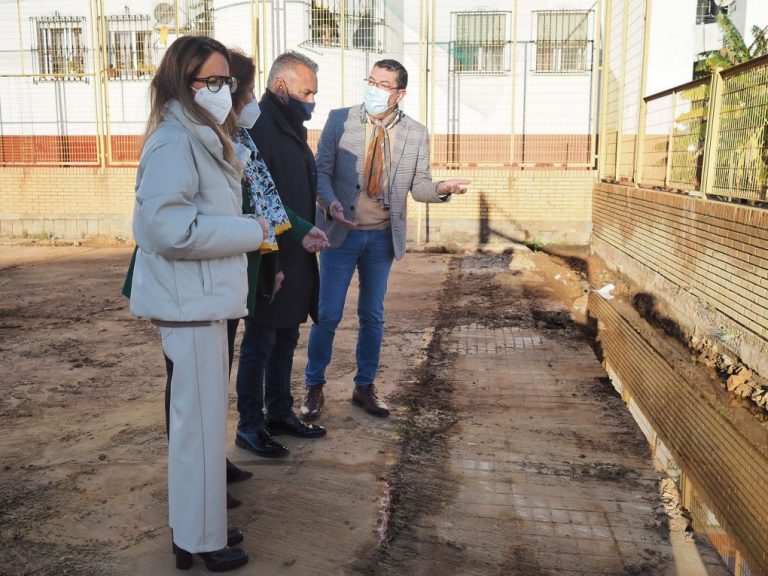 Inician las obras para solucionar las filtraciones de agua en el colegio de Pozo del Camino