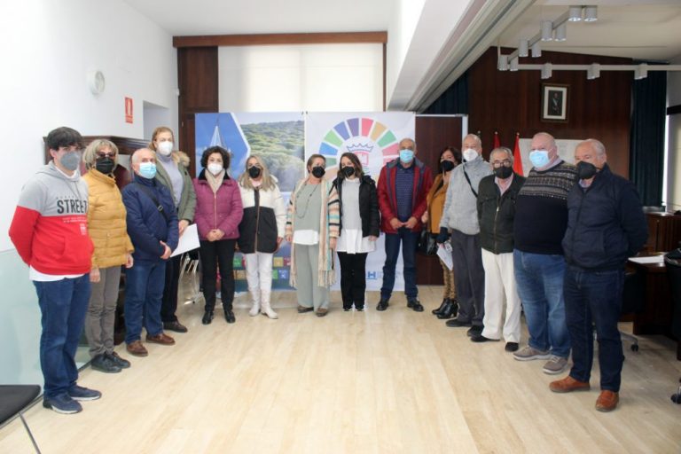 Cartaya formaliza por primera vez un convenio de colaboración con las hermandades locales