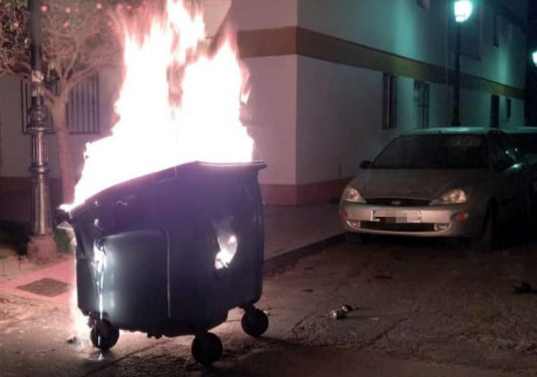Lepe cierra el año con cuatro accidentes en una tarde y 16 denuncias por beber alcohol en la calle