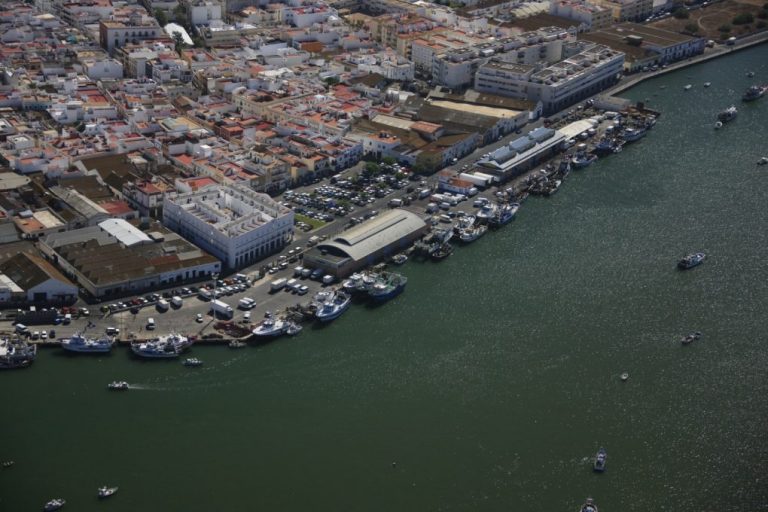 El Ayuntamiento de Isla Cristina inicia las obras de mejora de la Calle del Carmen con una inversión superior a 114.000 euros