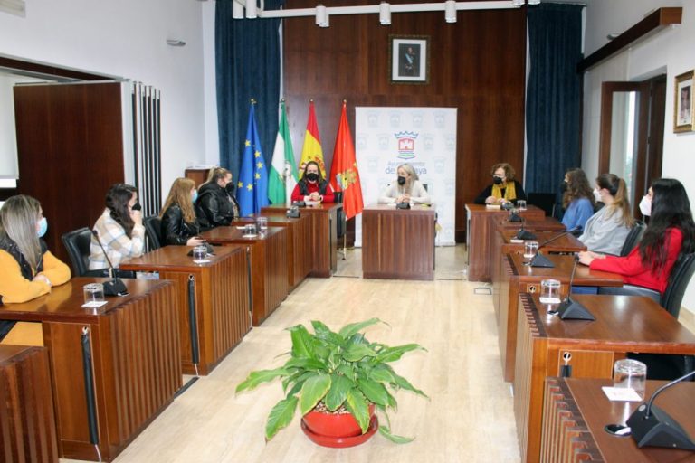 Cartaya otorga ocho nuevas becas formativas para la inserción laboral de jóvenes