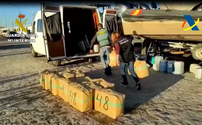 Desmantelada una organización que introducía hachís por las costas de Ayamonte