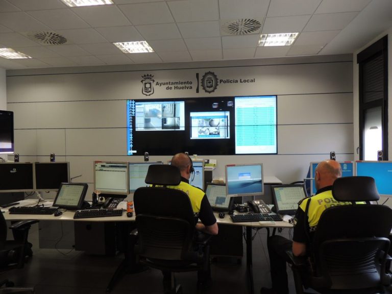 Detenidas dos personas por daños a 16 vehículos estacionados en la calle Tariquejo de Huelva