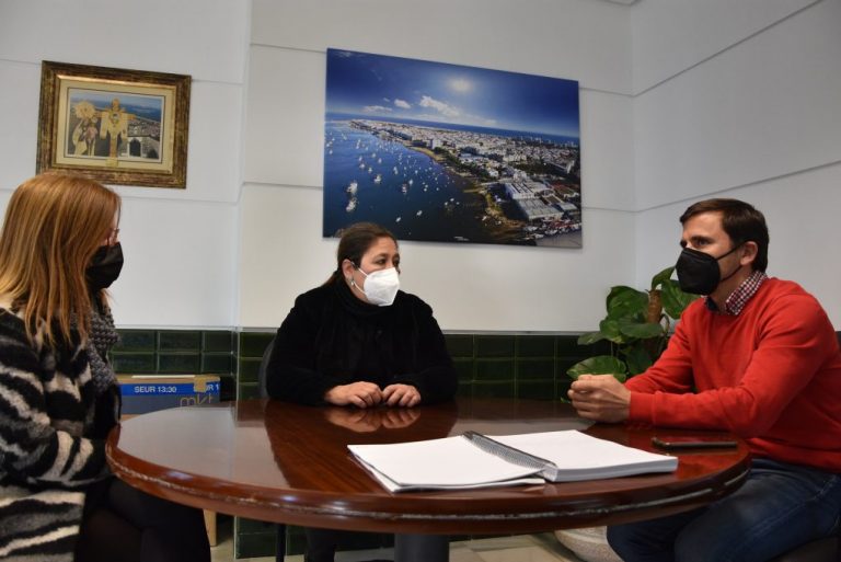 Punta Umbría aborda con las agencias de viajes andaluzas establecer líneas de trabajo comunes