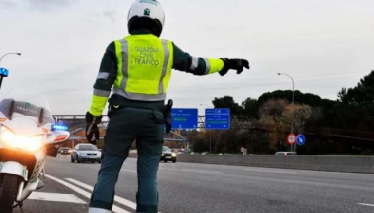 Localizan al conductor que atropelló a un ciclista de 77 años en Islantilla y se dio a la fuga dejándolo gravemente herido en la carretera