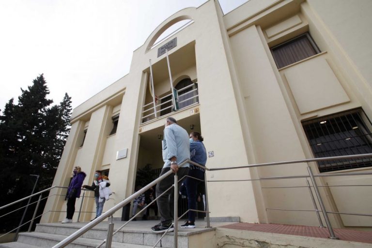 Piden a la Junta más personal en los juzgados de Ayamonte, Moguer y La Palma