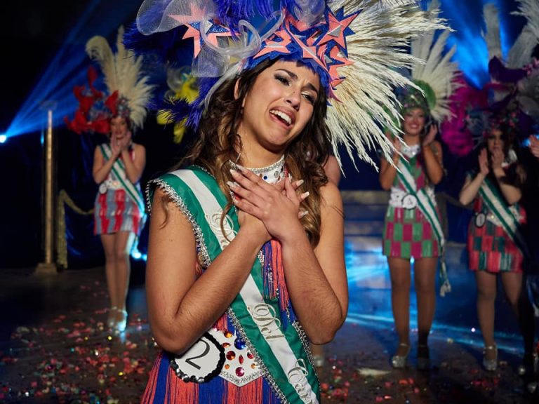 Sara Louabi Mendoza, reina juvenil del Carnaval de Ayamonte 2022