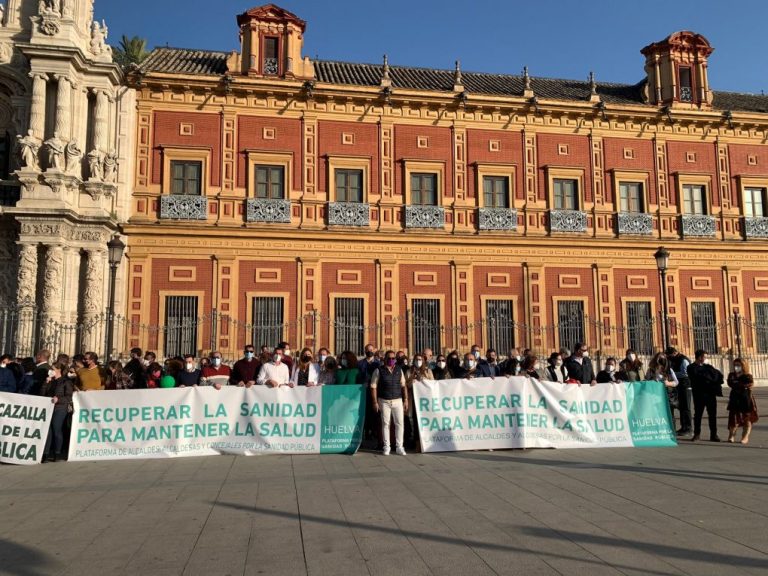 Alcaldes onubenses claman en San Telmo por una sanidad pública digna y dotada de recursos